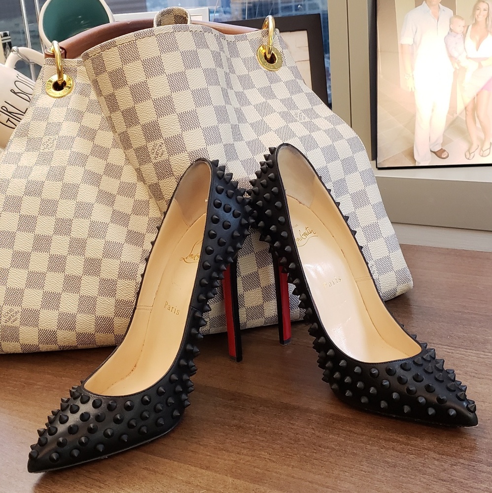 AUTHENTIC Christian Louboutin Pigelle Spikes 9/40